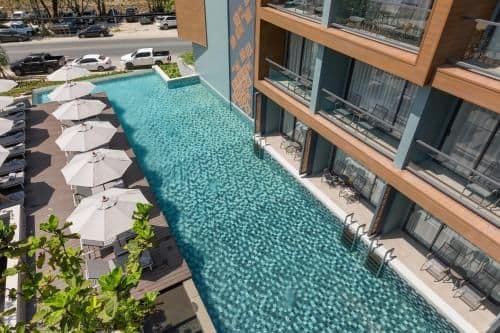 Deluxe Pool Access