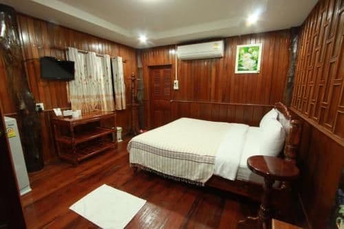 Deluxe Bungalow with Garden View