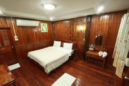 Deluxe Bungalow with Garden View
