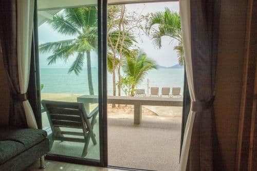 Deluxe Beach Front Villa