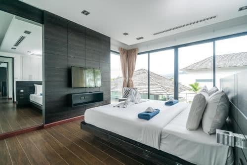 Villa with Garden View