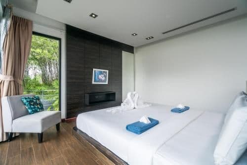 Villa with Garden View