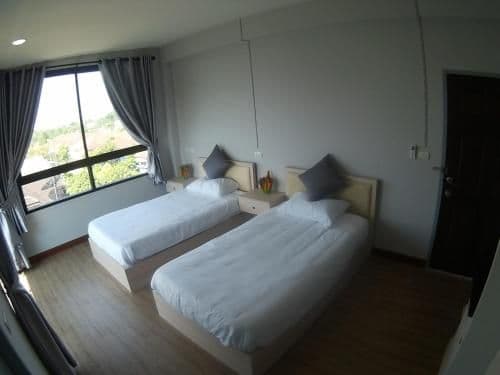 Apartment with Lake View