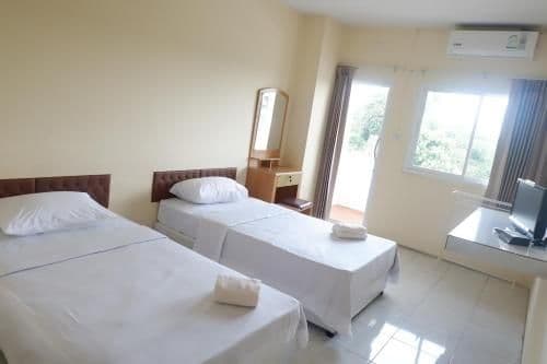 Twin Room with Private Bathroom