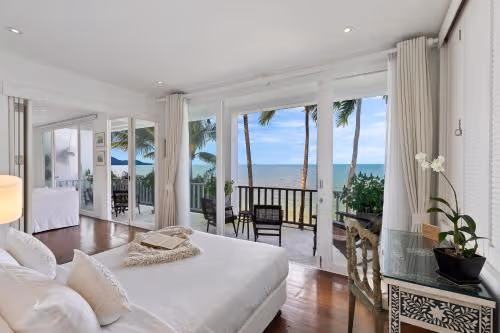 Villa - Beach Front