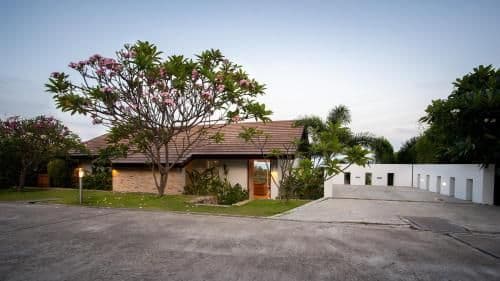 Villa with Sea View