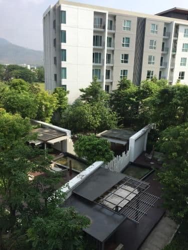 Apartment with Mountain View