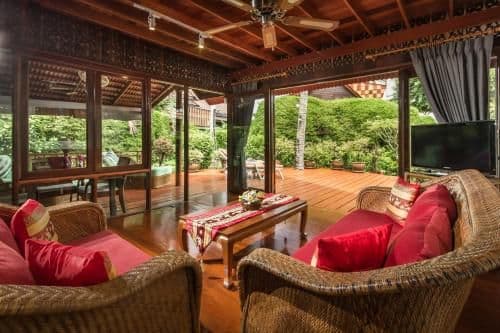 Villa with Garden View