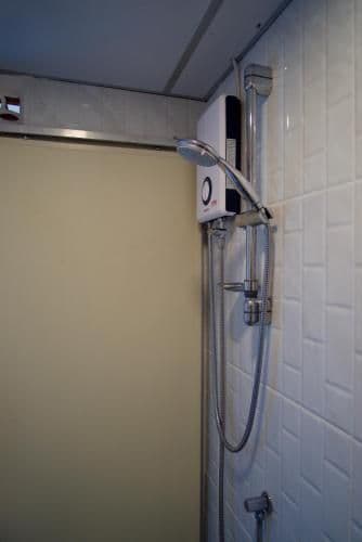 Apartment with Shower