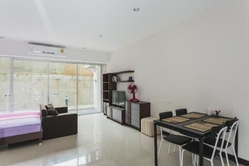 Studio Apartment