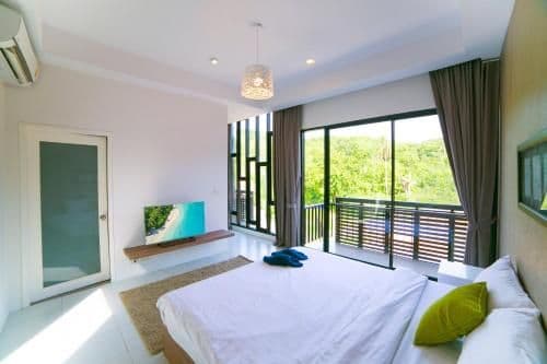 Villa with Garden View