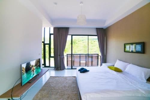 Villa with Garden View