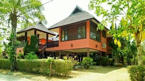 Baan Ratana Hostel-king size bedrooms Baan Ratana Hostel-king size bedrooms