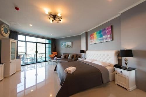 Studio Apartment with Sea View