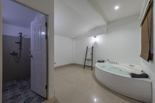 Triple Room with Bath