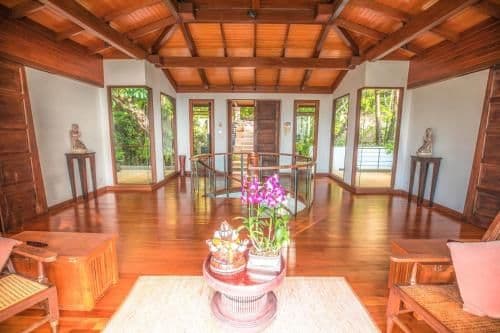 Villa with Sea View