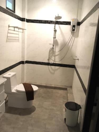 Quadruple Room with Private Bathroom