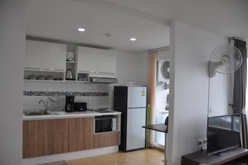 Two-Bedroom Apartment with Mountain View