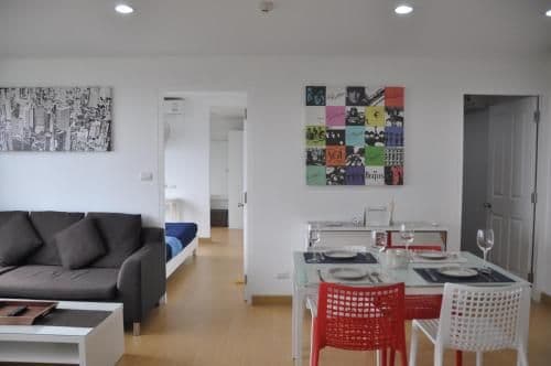 Two-Bedroom Apartment with Mountain View