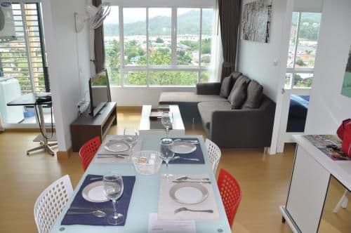 Two-Bedroom Apartment with Mountain View