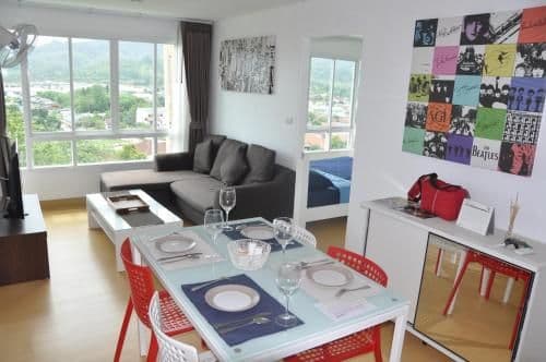 Two-Bedroom Apartment with Mountain View