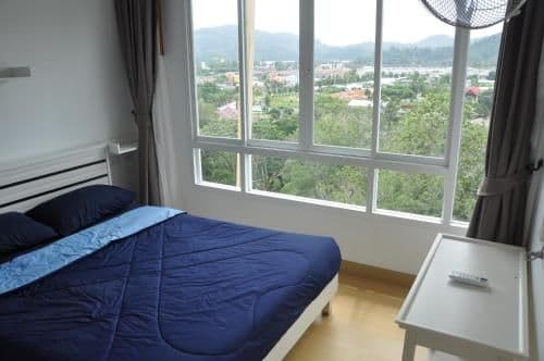 Two-Bedroom Apartment with Mountain View