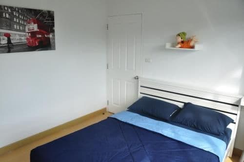Two-Bedroom Apartment with Mountain View