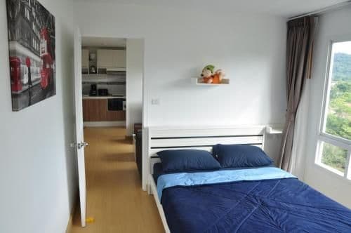 Two-Bedroom Apartment with Mountain View