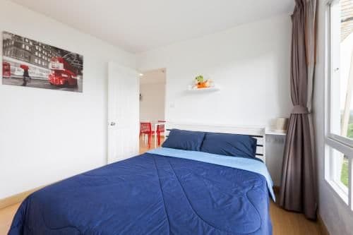 Two-Bedroom Apartment with Mountain View