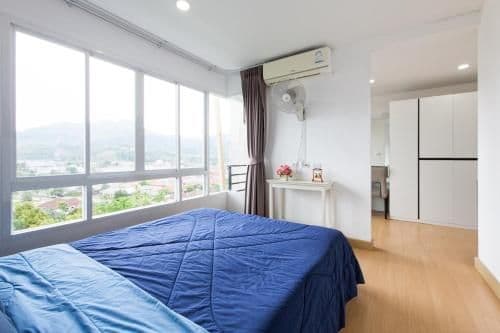 Two-Bedroom Apartment with Mountain View
