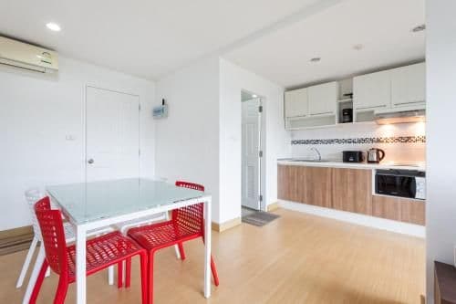 Two-Bedroom Apartment with Mountain View