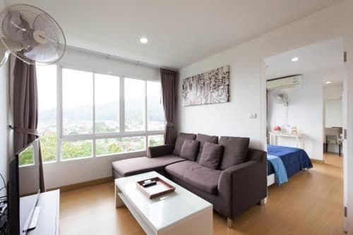 Two-Bedroom Apartment with Mountain View