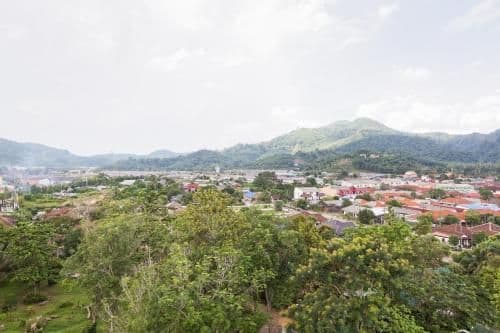 Two-Bedroom Apartment with Mountain View