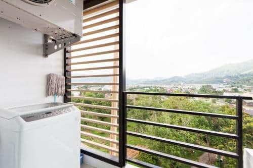 Two-Bedroom Apartment with Mountain View