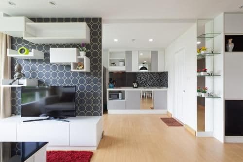 Apartment with Mountain View