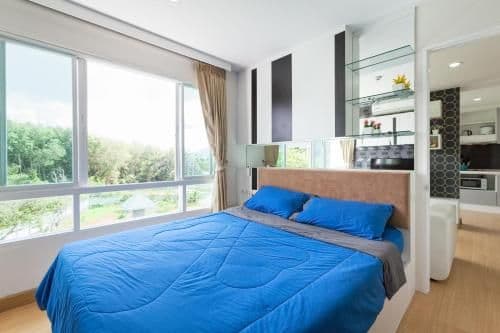 Two-Bedroom Apartment with Mountain View