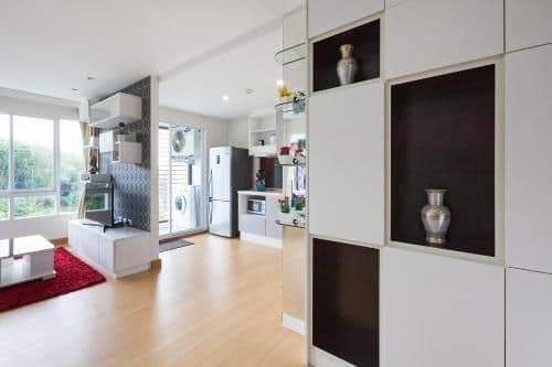 Two-Bedroom Apartment with Mountain View