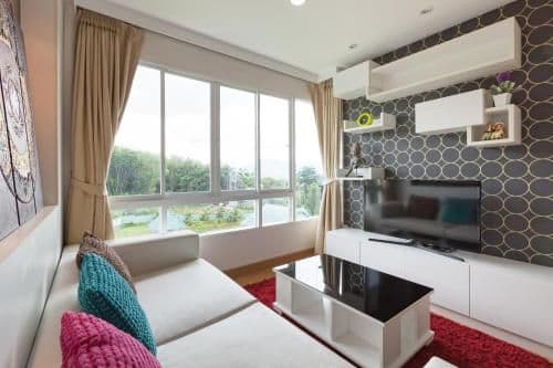 Two-Bedroom Apartment with Mountain View