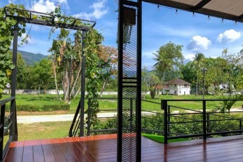 Deluxe Double or Twin Room with Mountain View