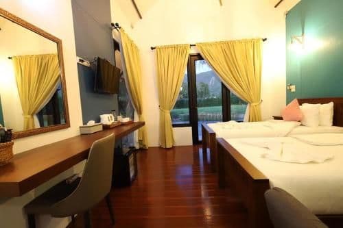 Double or Twin Room with Mountain View