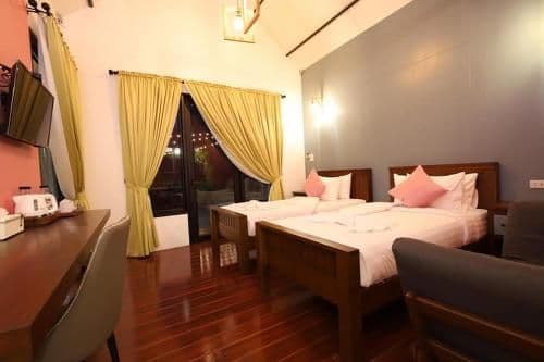 Double or Twin Room with Mountain View