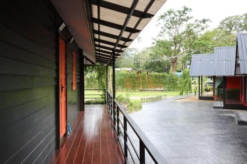 Deluxe Double or Twin Room with Mountain View