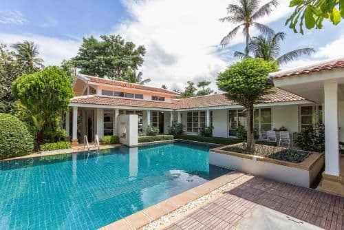 Villa with Garden View