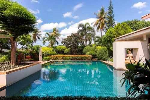 Villa with Garden View