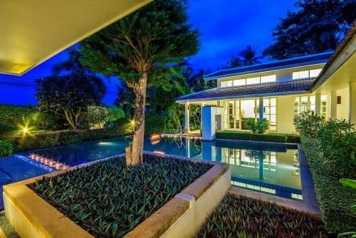 Villa with Garden View