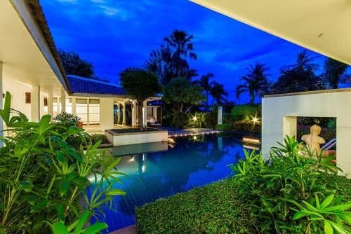 Villa with Garden View