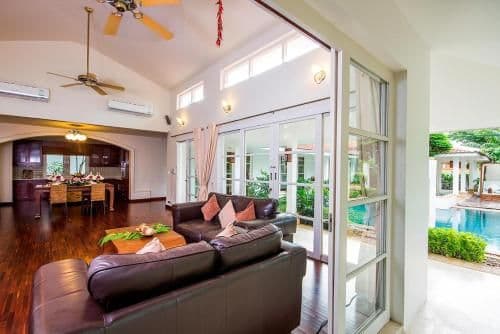 Villa with Garden View