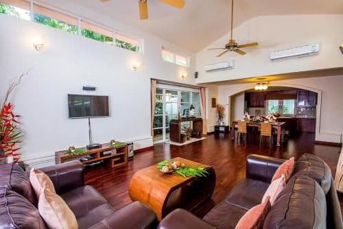 Villa with Garden View