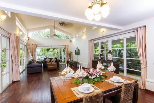 Villa with Garden View
