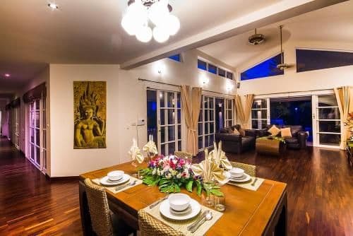 Villa with Garden View